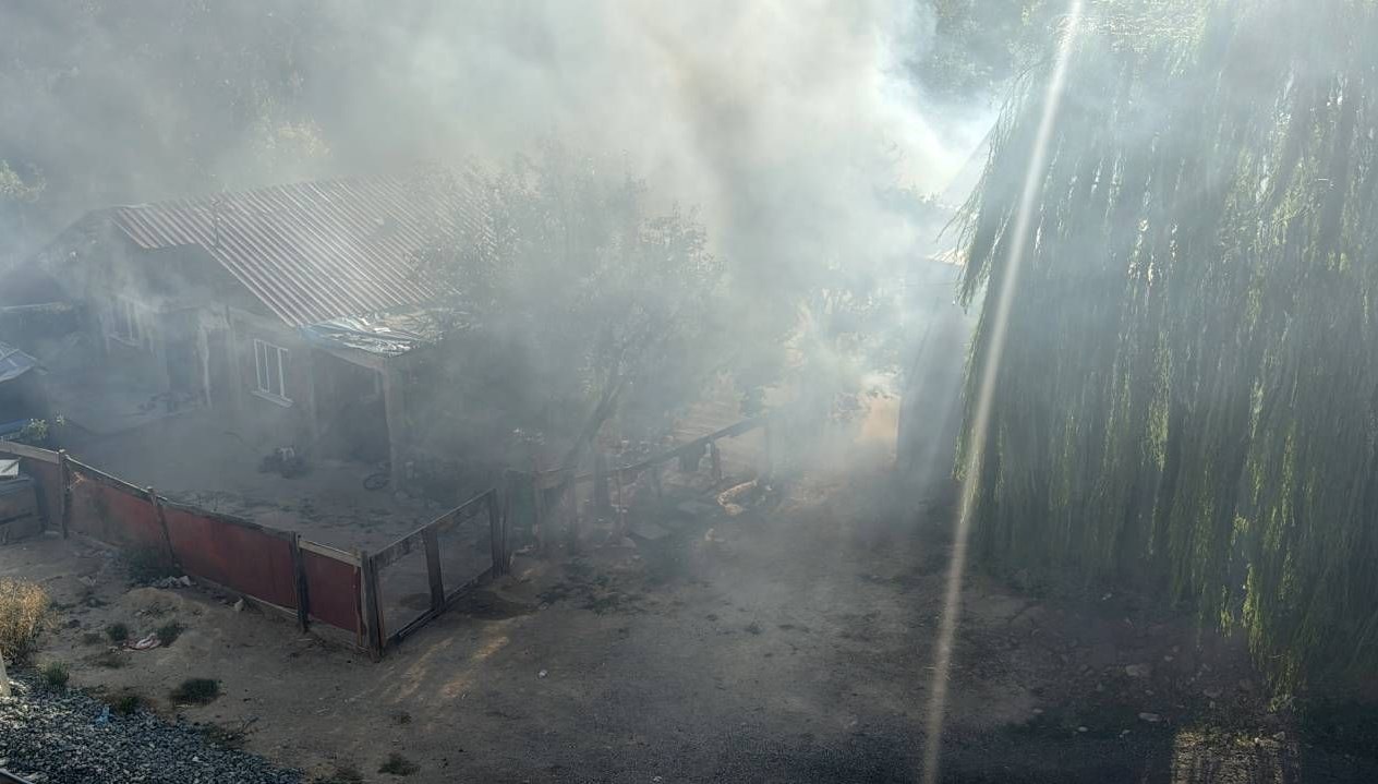 karabukte mustakil evin bahcesinde yangin FnTP9eaW