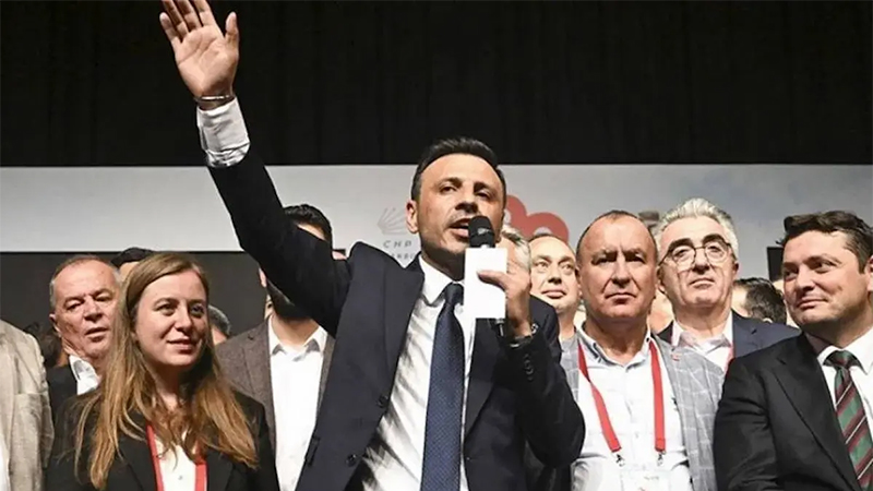 ozgur celik bu kongreyi toplayarak kayyimi def eden delegelere tesekkur ederim jF6HZNbF