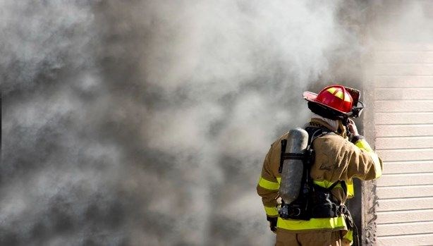 uskudarda iki katli binada yangin nB1p2v8R