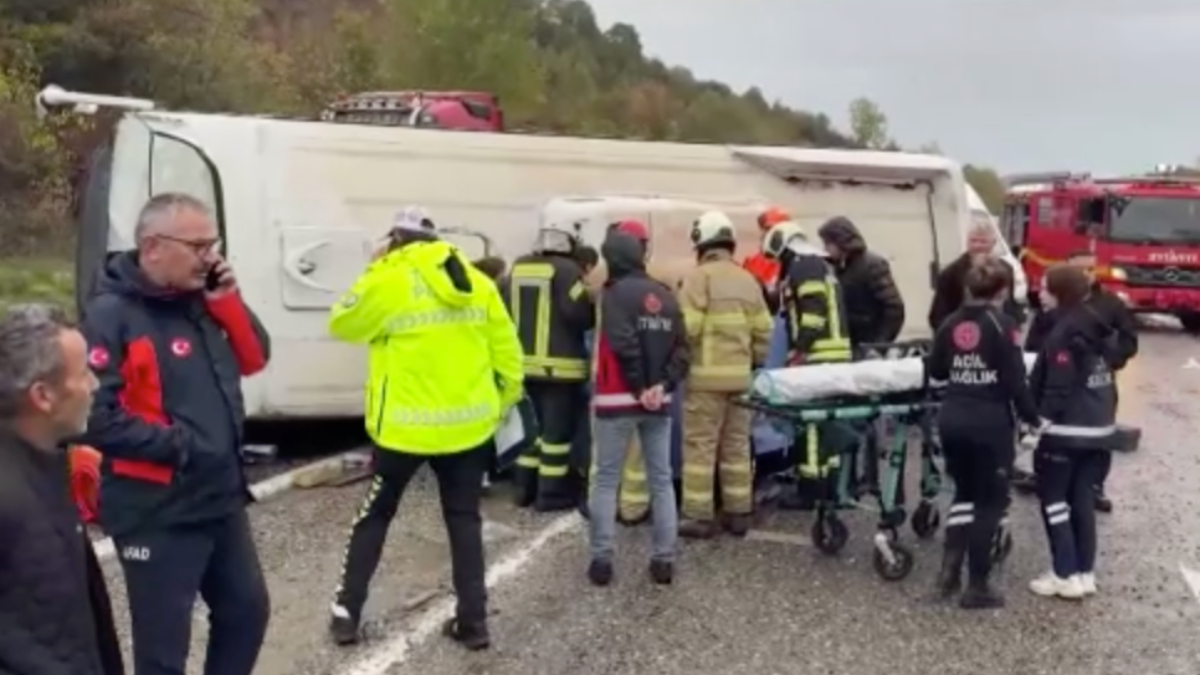 bartinda feci kaza devrilen isci servisinde bir kisi hayatini kaybetti Q4emHXhL.jpg