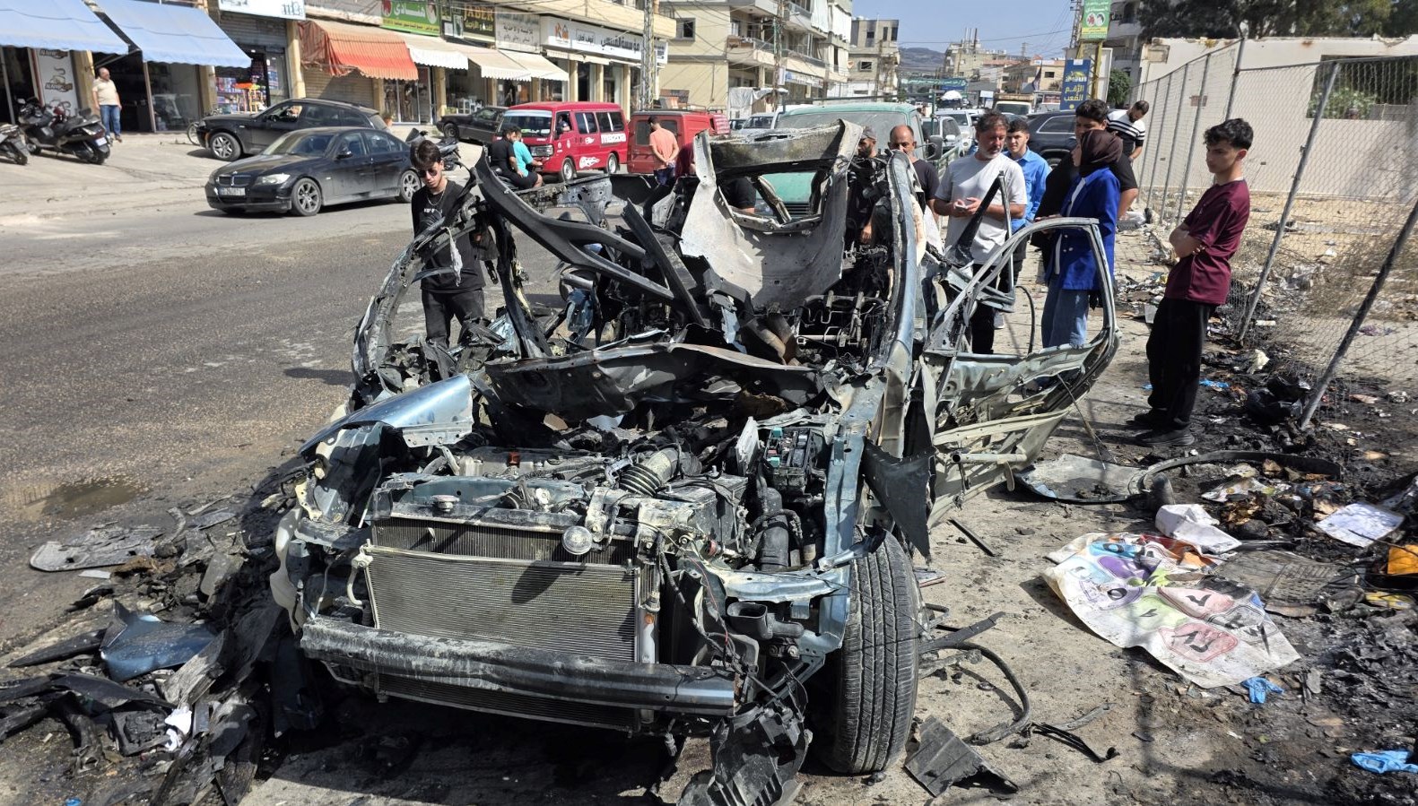 israilden lubnanda bir araca saldiri 2 kisi oldu 8CeqVmOF