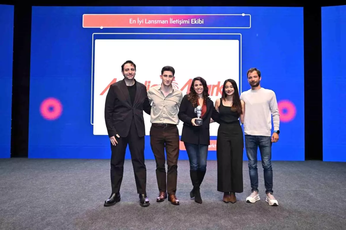 mediamarkt the hammers awardsta iki odul kazandi MvDOguIu.jpg