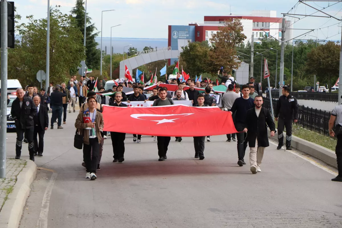 omu ogrencileri israili protesto edip filistine destek verdi OUDicuGm