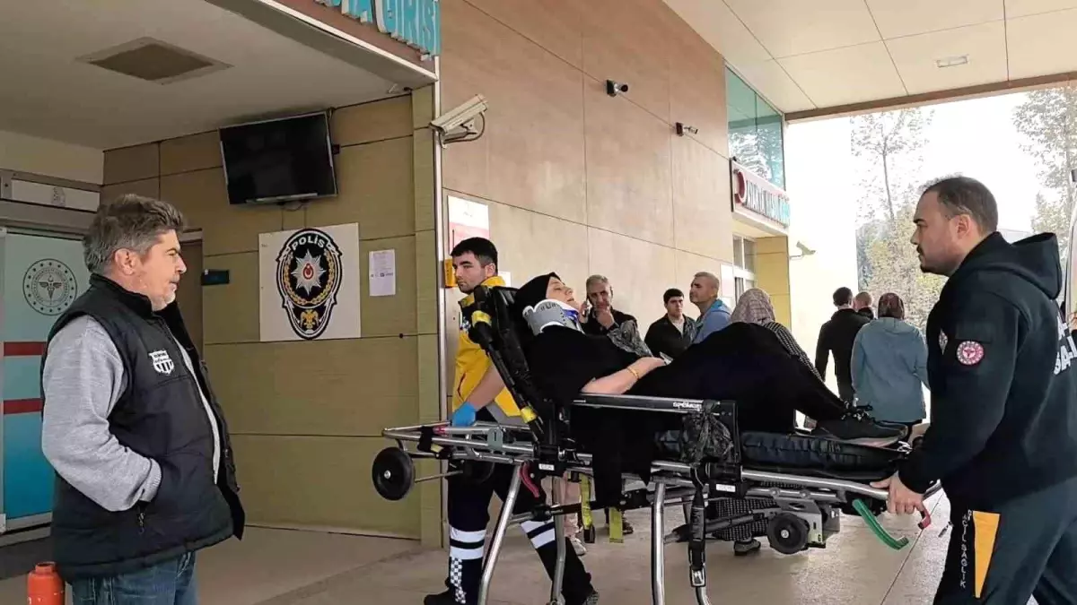 bursada kontrolden cikan otomobil sarampole yuvarlandi lrGPkAHK.jpg