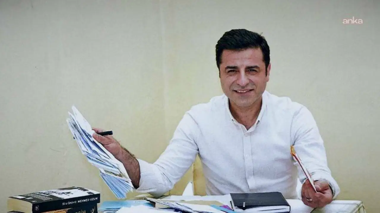 sosyalistlerden demirtas karari icin ortak cagri siyasi iktidar ihlal kararlarina direnmekten vazgecmeli ObI4b1wS.jpg