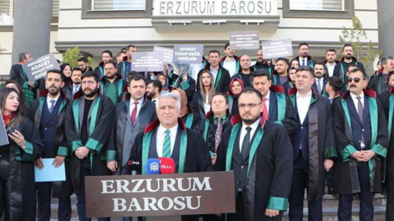 bicakli-saldiriya-ugrayan-avukat-yara-almadan-kurtuldu-barodan-destek-aciklamasi-Br3zWygE