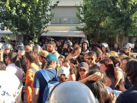 İzmir’de ‘Onur Yürüyüşü’ kapsamında toplanan gruba müdahale: 36 gözaltı