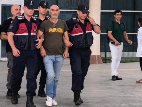 Yonetmen ezelin basini yakan ihbar adliyeye goturuldu 7nzW6ZC7